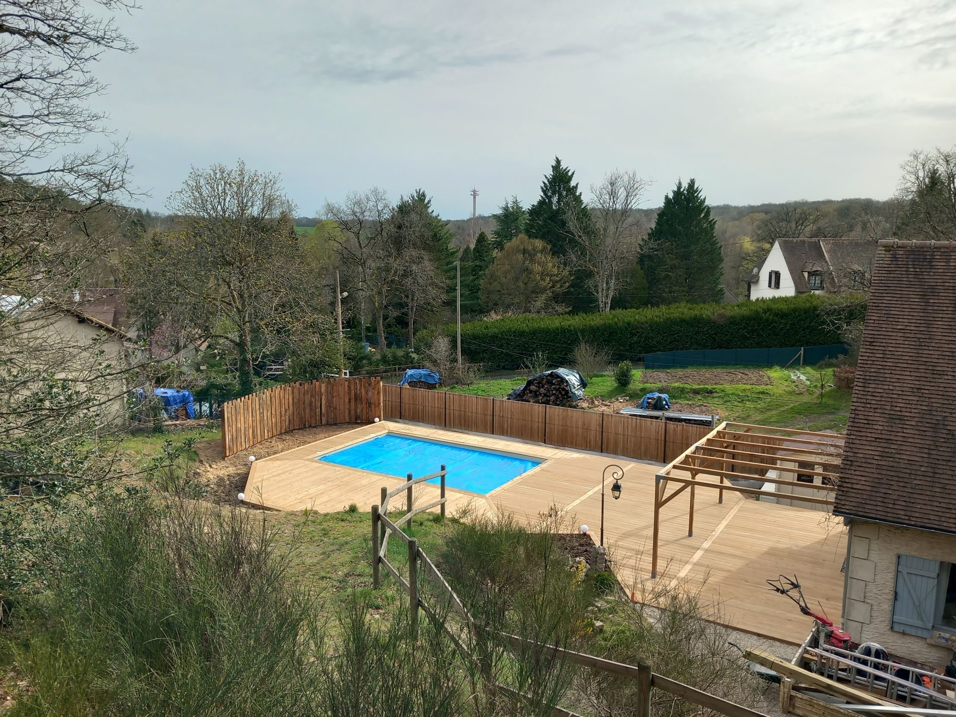 Contour de piscine