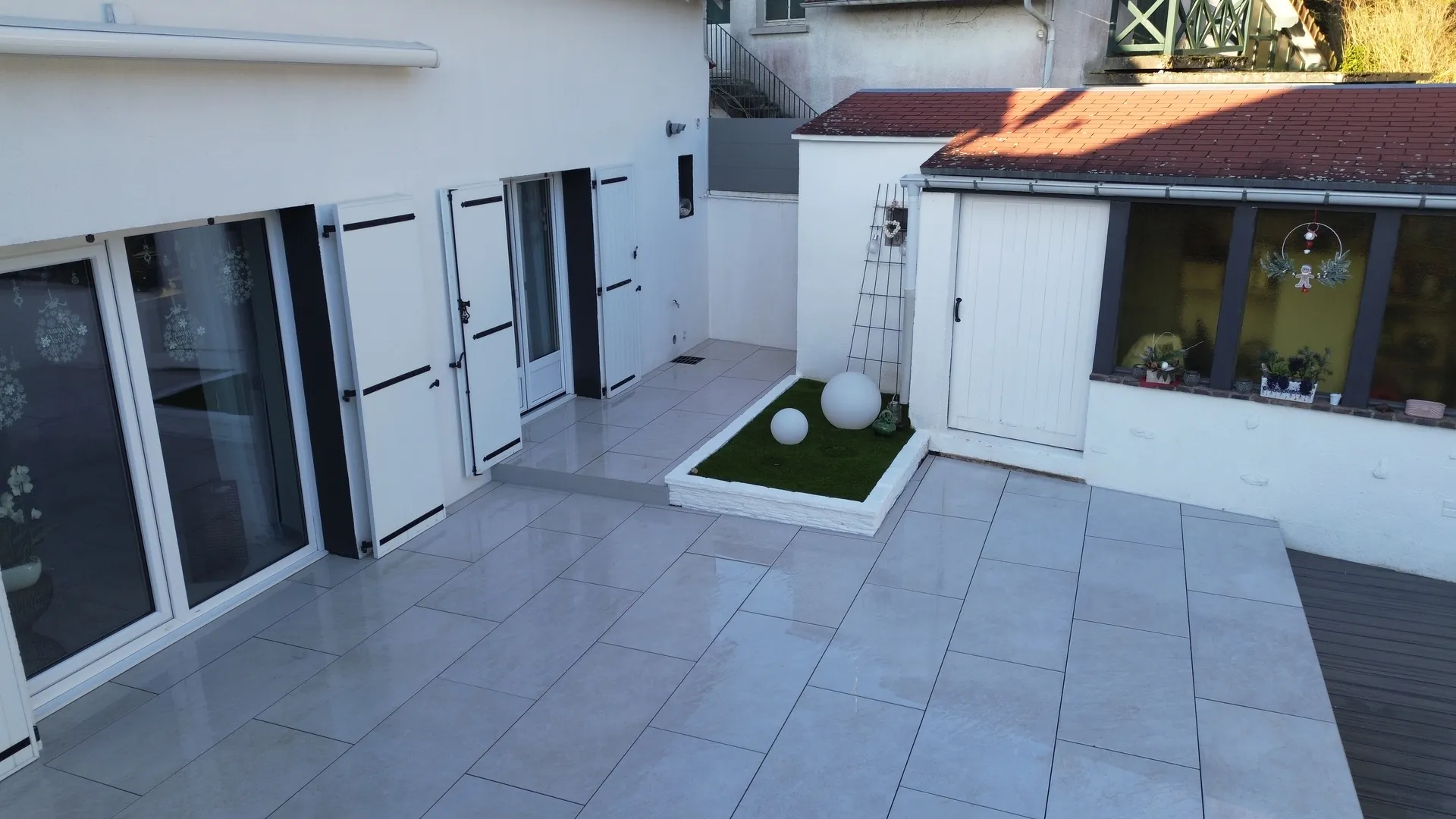 Pose terrasse composite Terrasteel — Main Verte